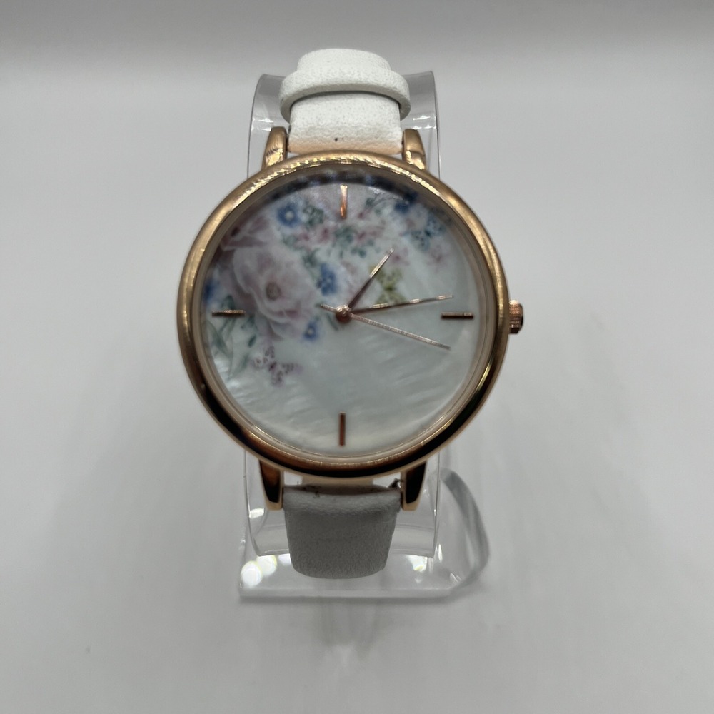 QRTZ Women's Floral Large Dial Quartz‎ Watch with Leather Band- New Battery!